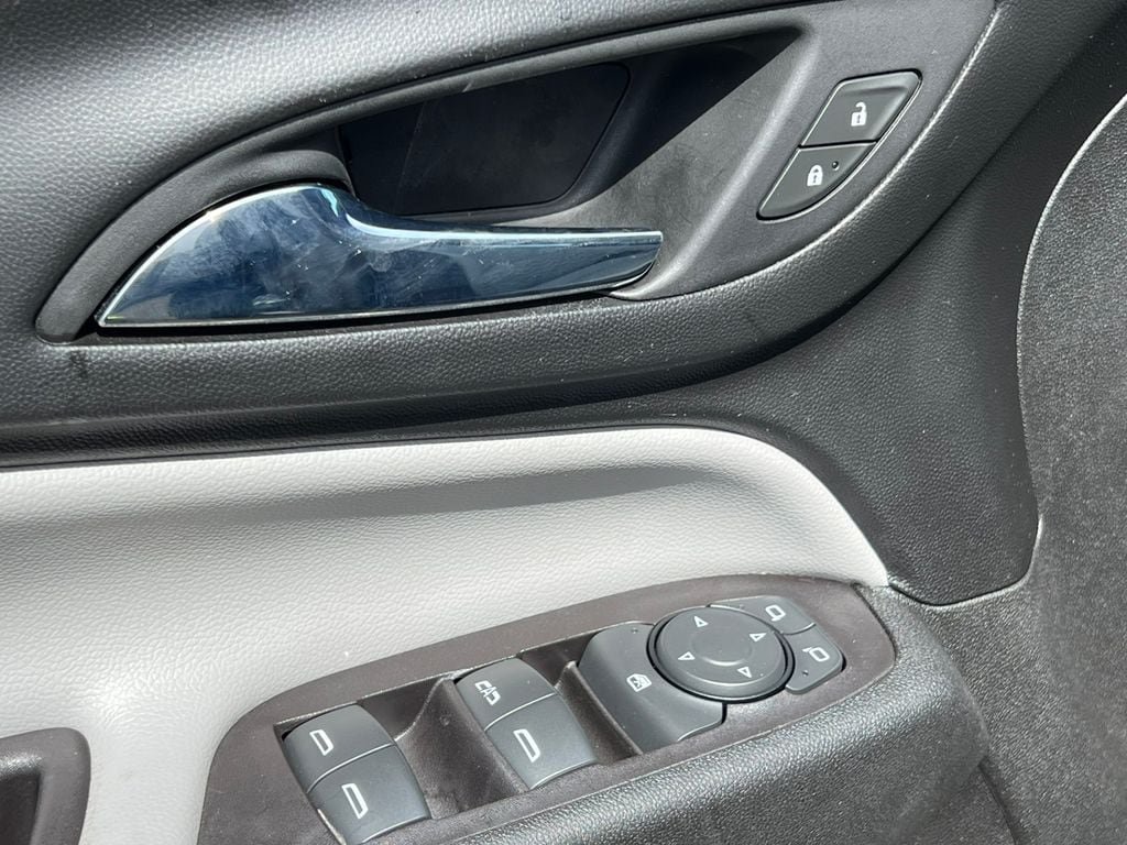 Used 2022 Chevrolet Equinox LS w/ LS Convenience Package AWD/4WD image 12