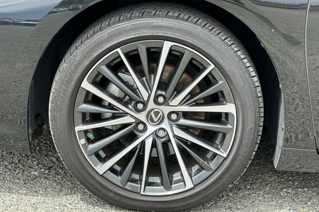 Used 2025 Lexus ES 350 w/ Premium Package FWD image 32