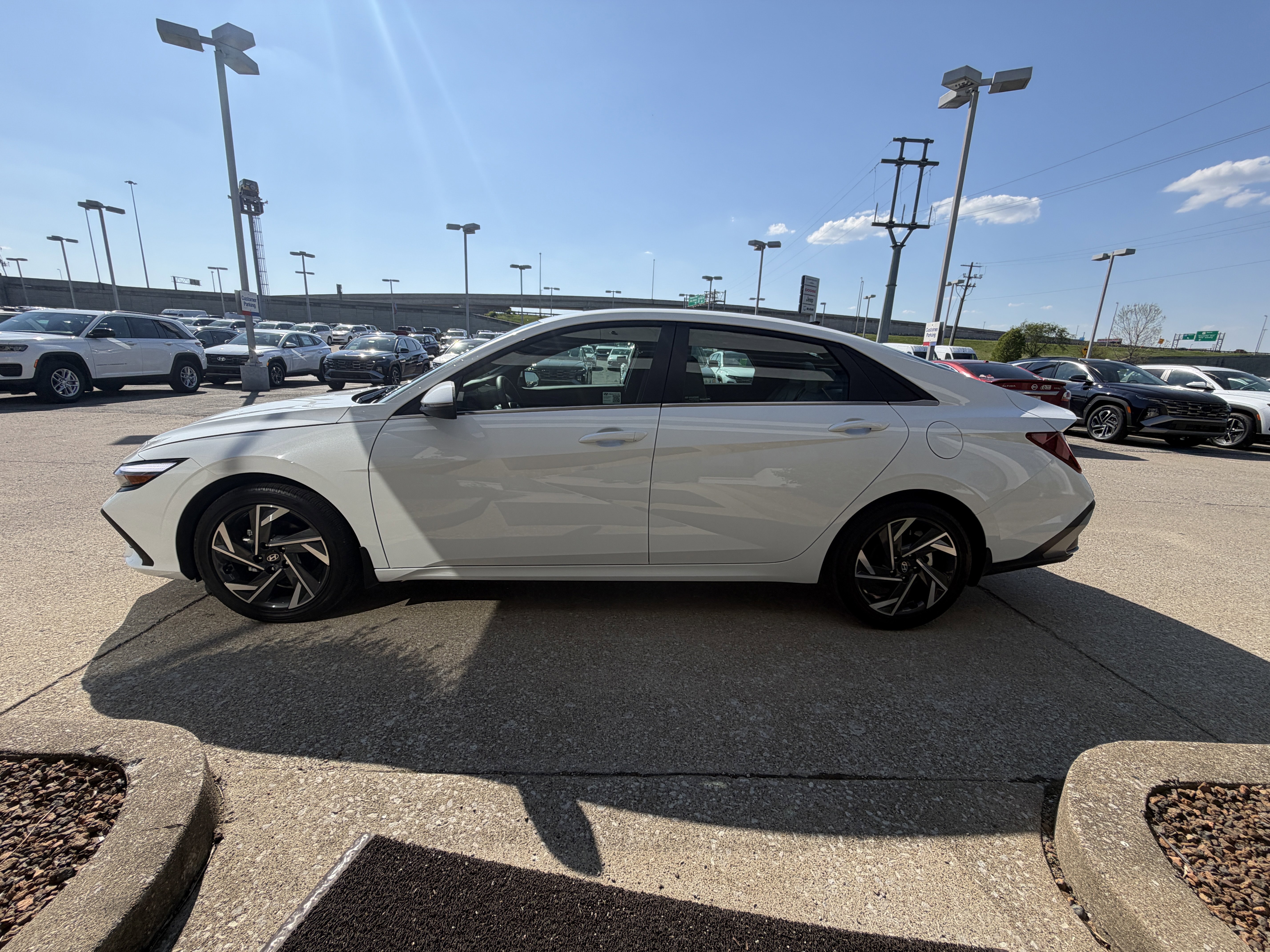 Certified 2025 Hyundai Elantra Limited image 10