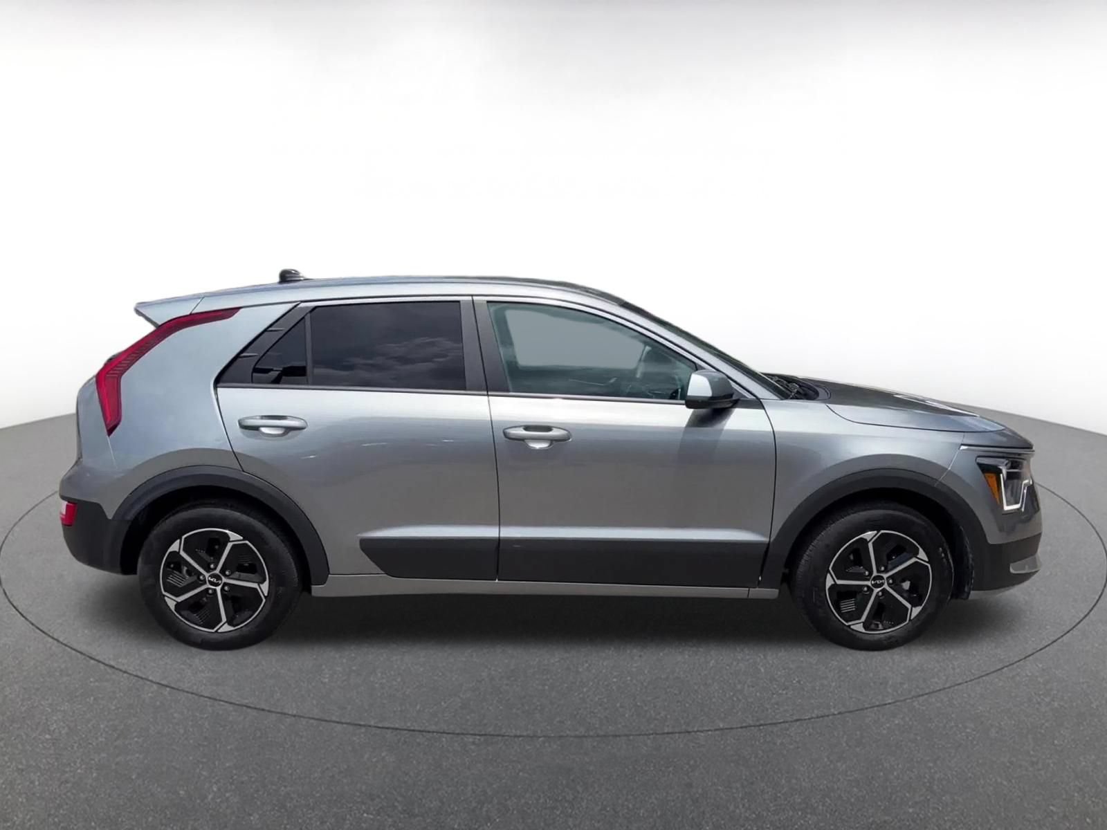 Used 2026 Kia Niro LX FWD image 16