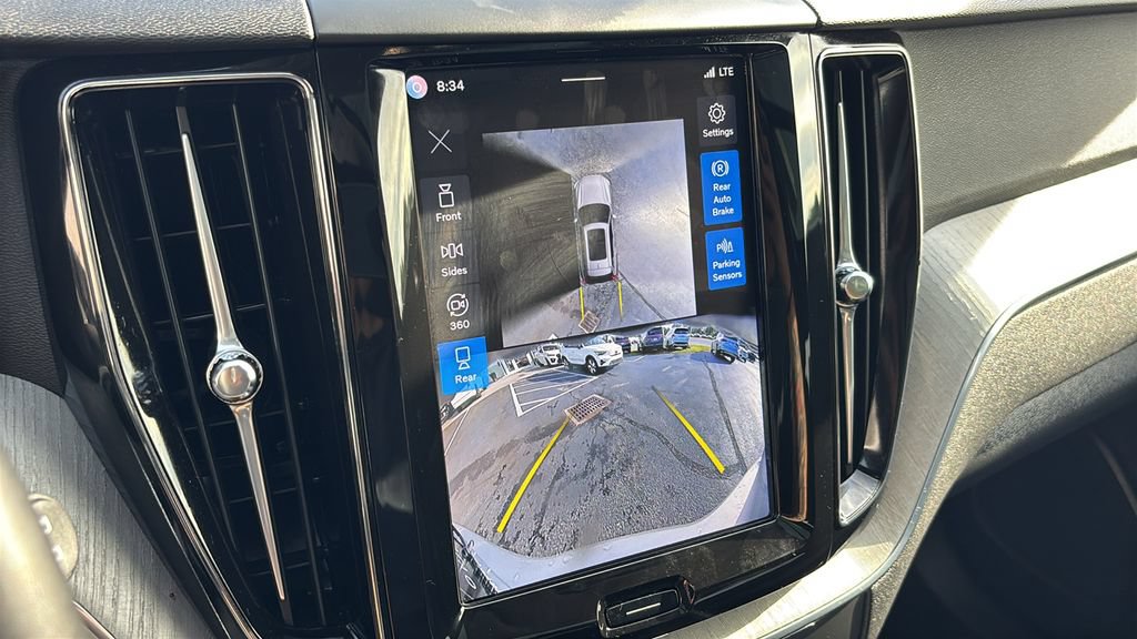 Certified 2025 Volvo XC60 B5 Plus AWD/4WD image 19