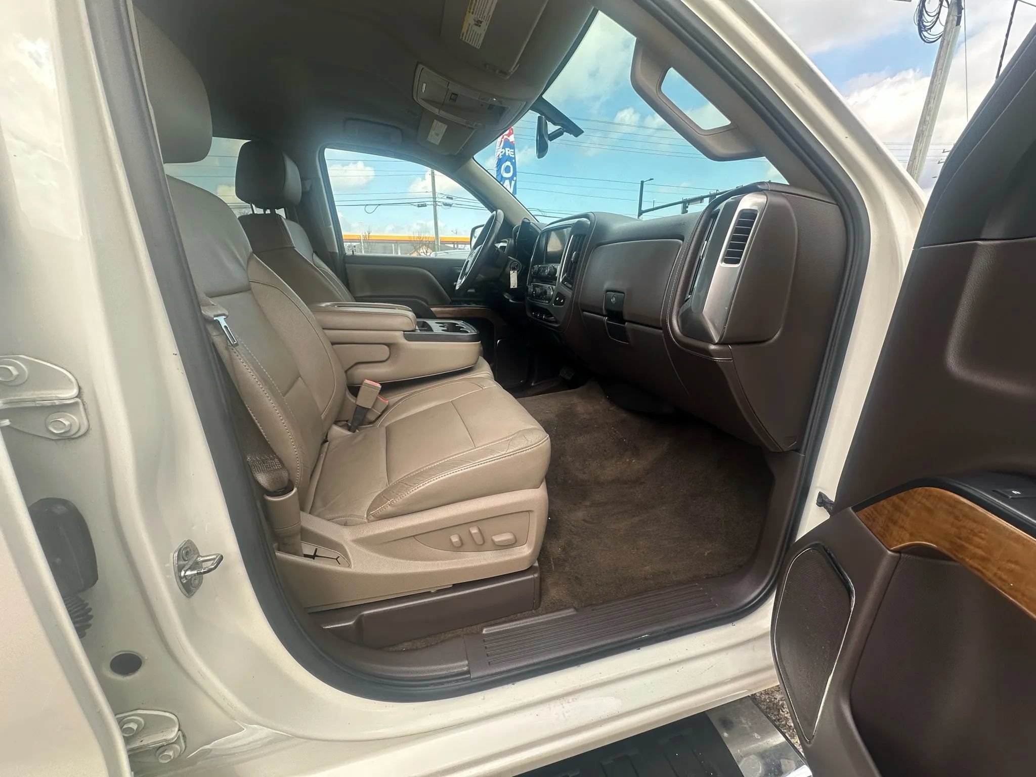 Used 2014 Chevrolet Silverado 1500 LTZ AWD/4WD image 27