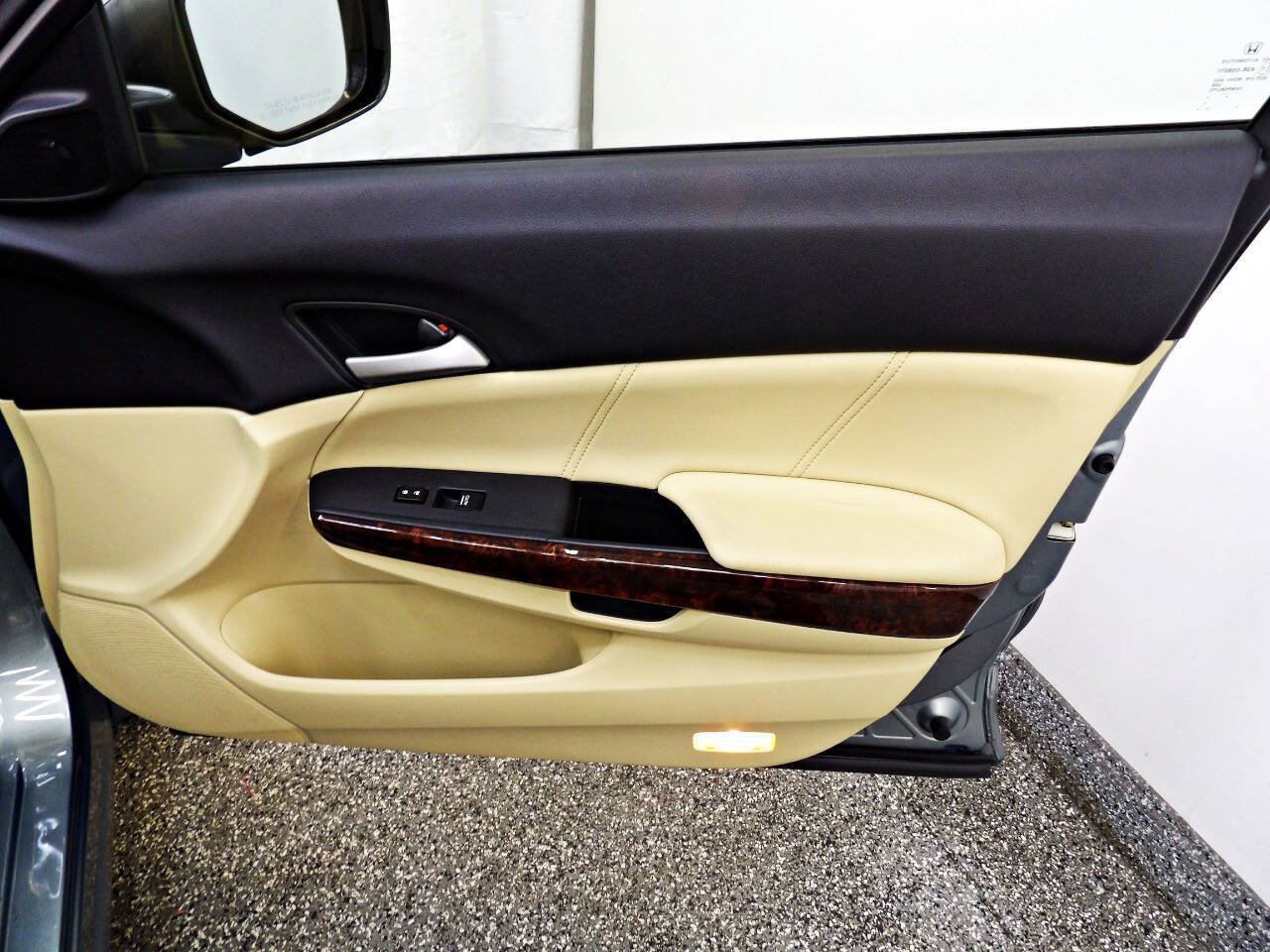 Used 2011 Honda Crosstour EX-L image 11