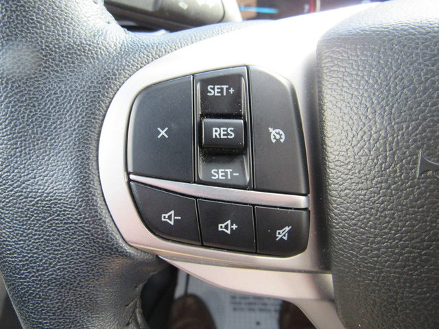 Used 2022 Ford Explorer XLT w/ Equipment Group 202A image 38