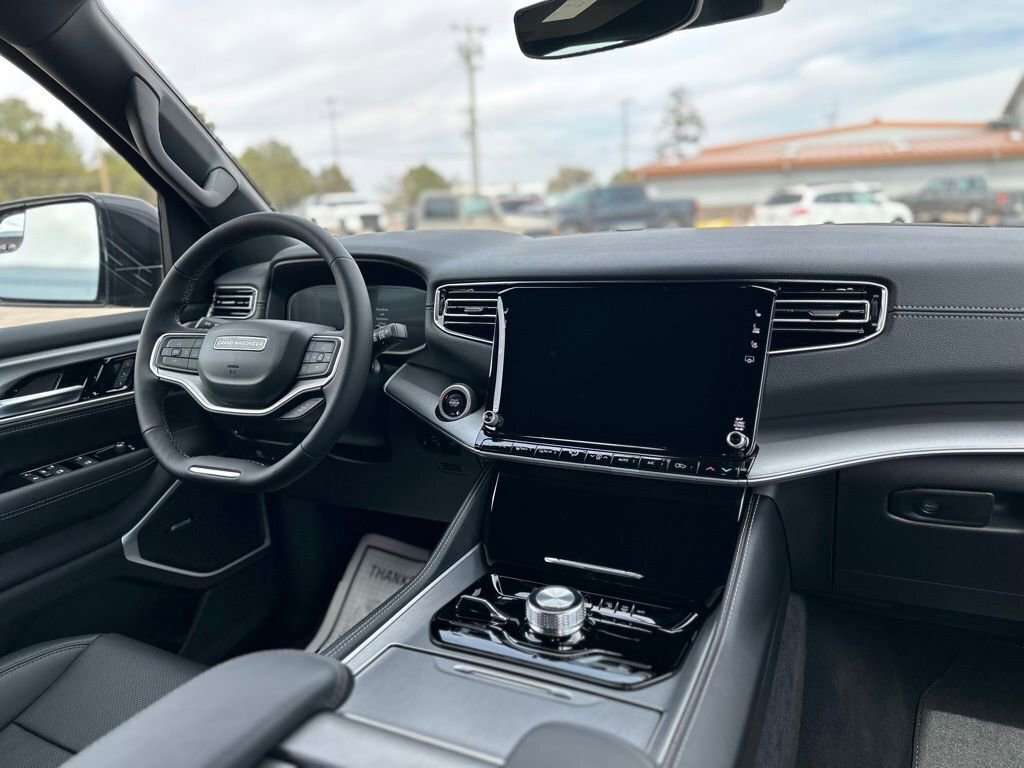 New 2026 Jeep Grand Wagoneer 4WD image 18