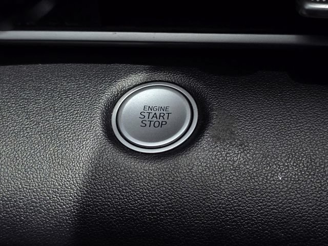 Used 2023 Hyundai Elantra SEL w/ Preferred Accessory Package FWD image 18