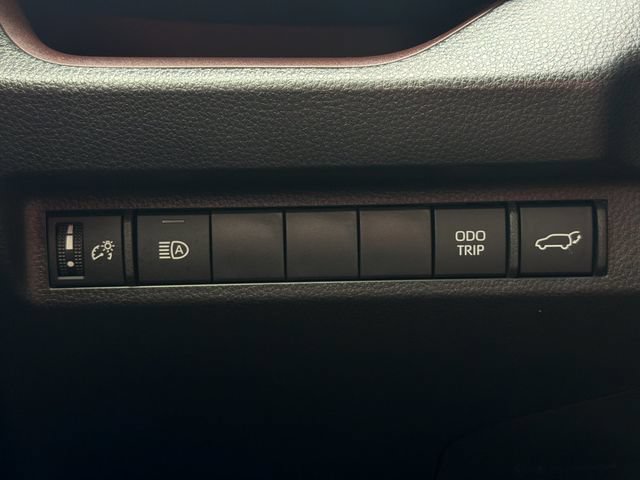 Used 2025 Toyota RAV4 Limited FWD image 29