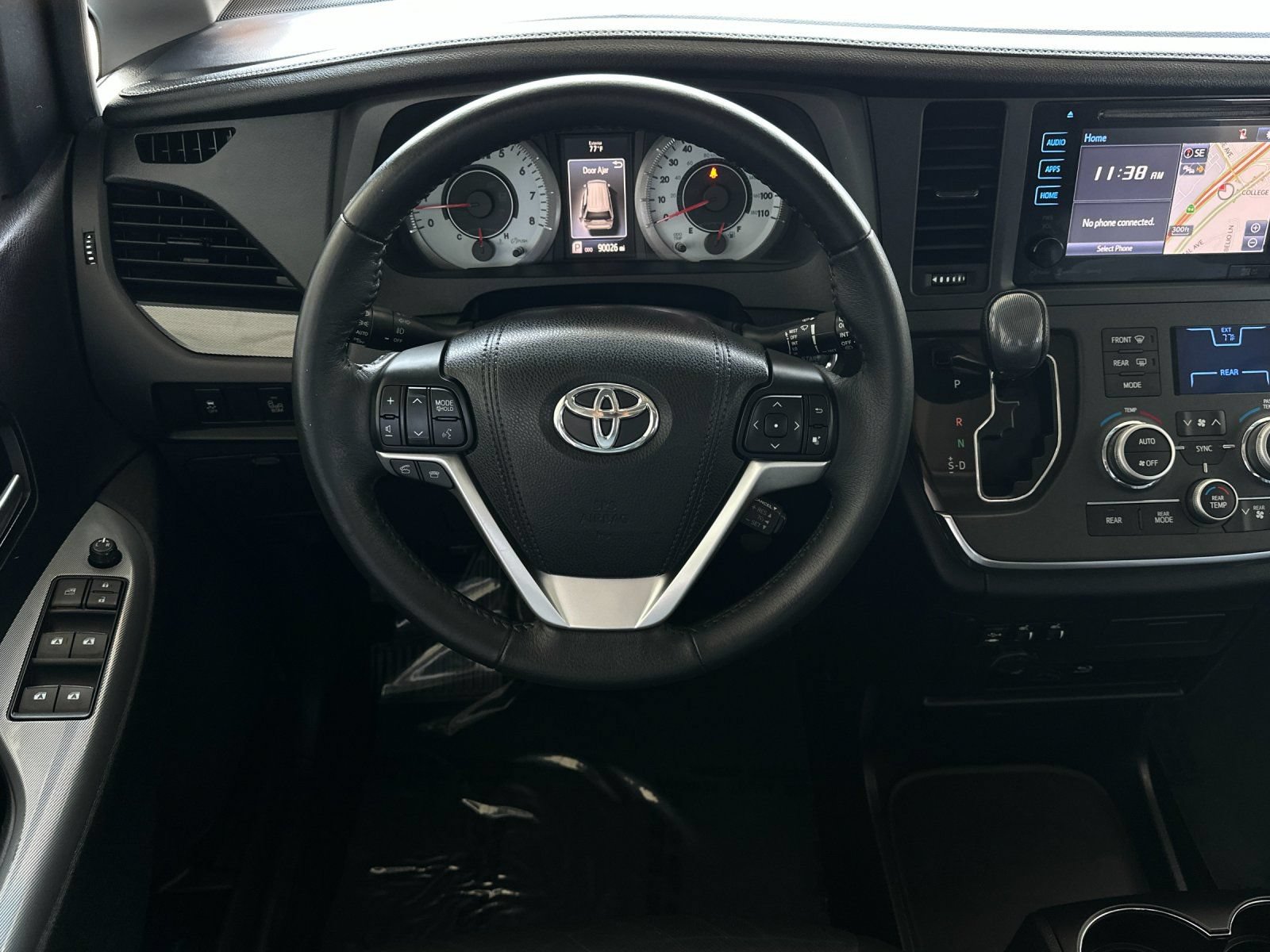 Used 2017 Toyota Sienna SE Premium FWD image 13