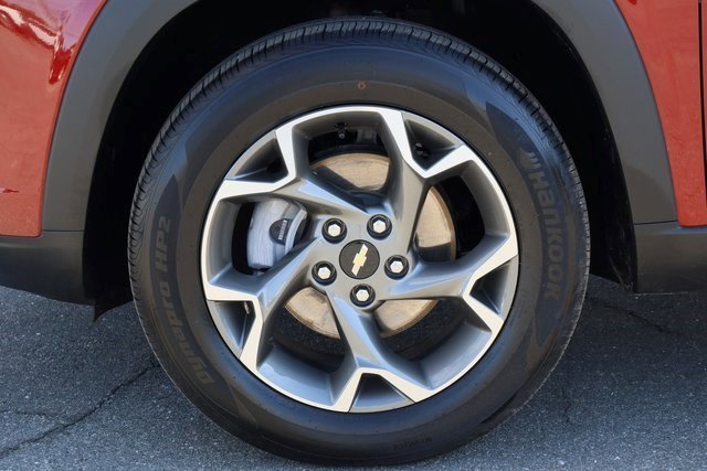 Certified 2025 Chevrolet Trax LT image 25