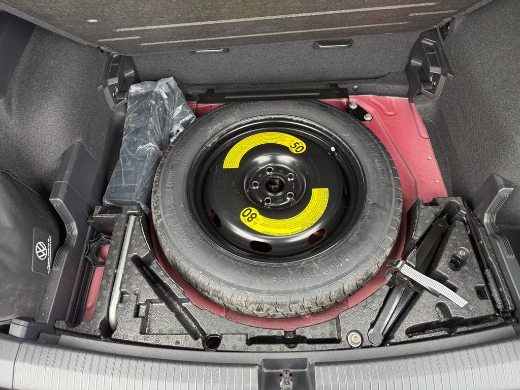 Used 2024 Volkswagen Tiguan SE R-Line image 20