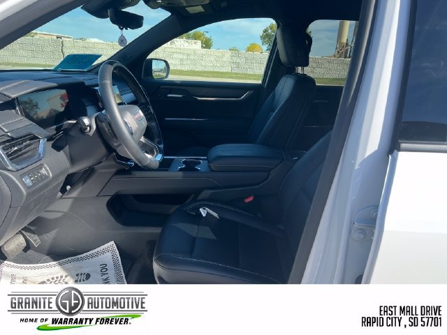 Used 2026 GMC Acadia Elevation w/ Elevation Premium Package AWD/4WD image 18