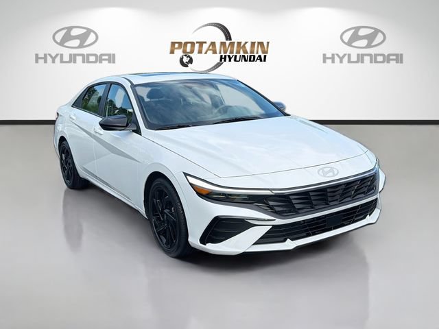 Certified 2026 Hyundai Elantra SEL Sport Premium FWD image 3