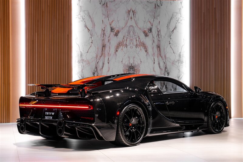 Used 2022 Bugatti Chiron Super Sport AWD/4WD image 3