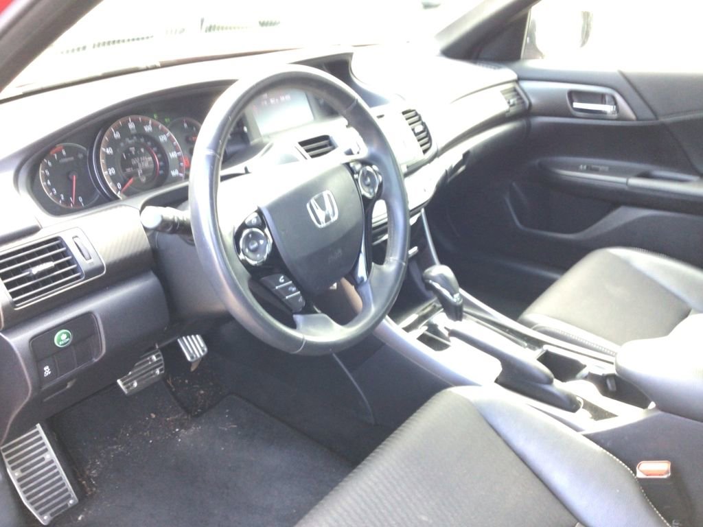 Used 2017 Honda Accord Sport image 6