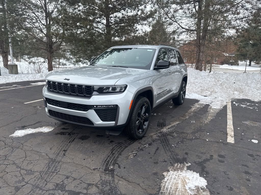 New 2026 Jeep Grand Cherokee Limited w/ Limited Altitude Package AWD/4WD image 15
