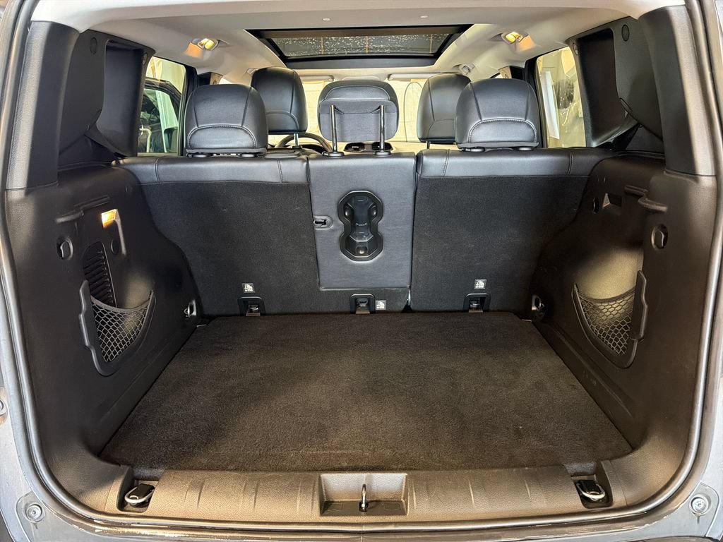 Used 2020 Jeep Renegade Trailhawk w/ Premium Leather Group AWD/4WD image 19