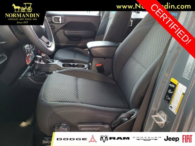 Used 2025 Jeep Wrangler Unlimited Rubicon 4xe w/ Convenience Group AWD/4WD image 16