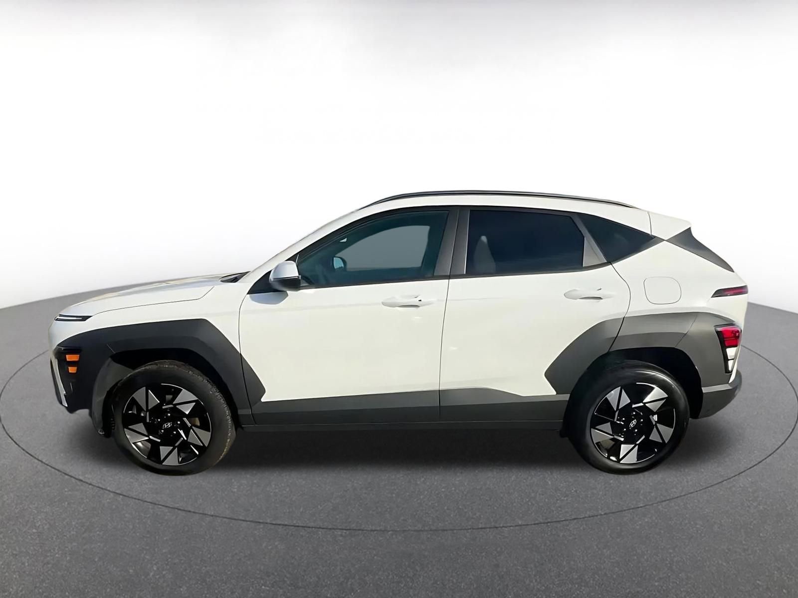 Used 2025 Hyundai Kona SEL image 8