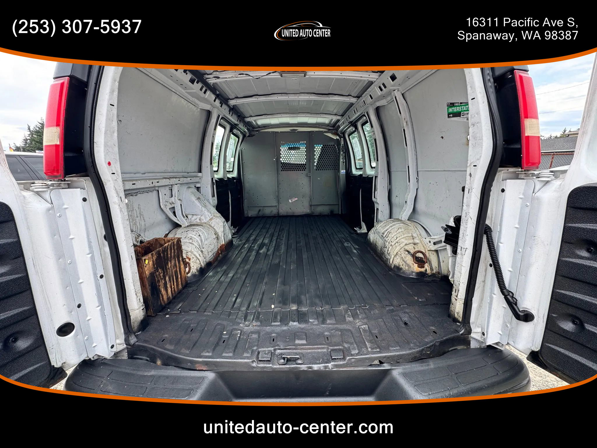 Used 2008 Chevrolet Express 3500 image 11