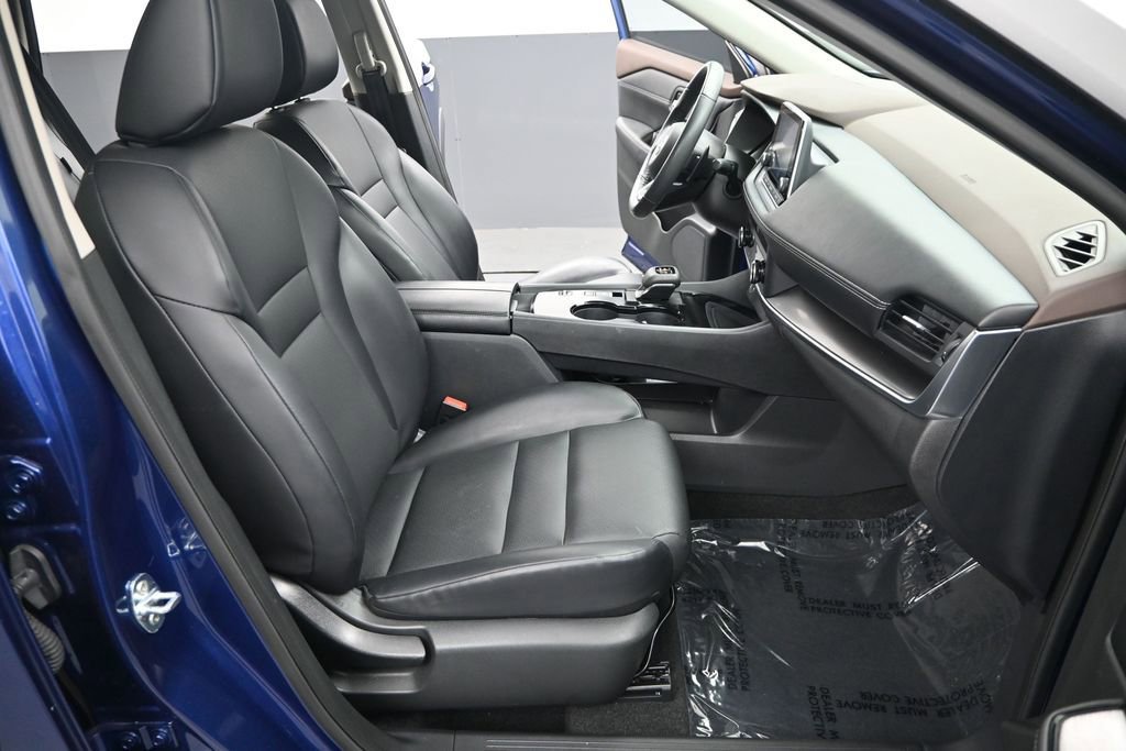Used 2023 Nissan Rogue SV w/ SV Premium B Package FWD image 25