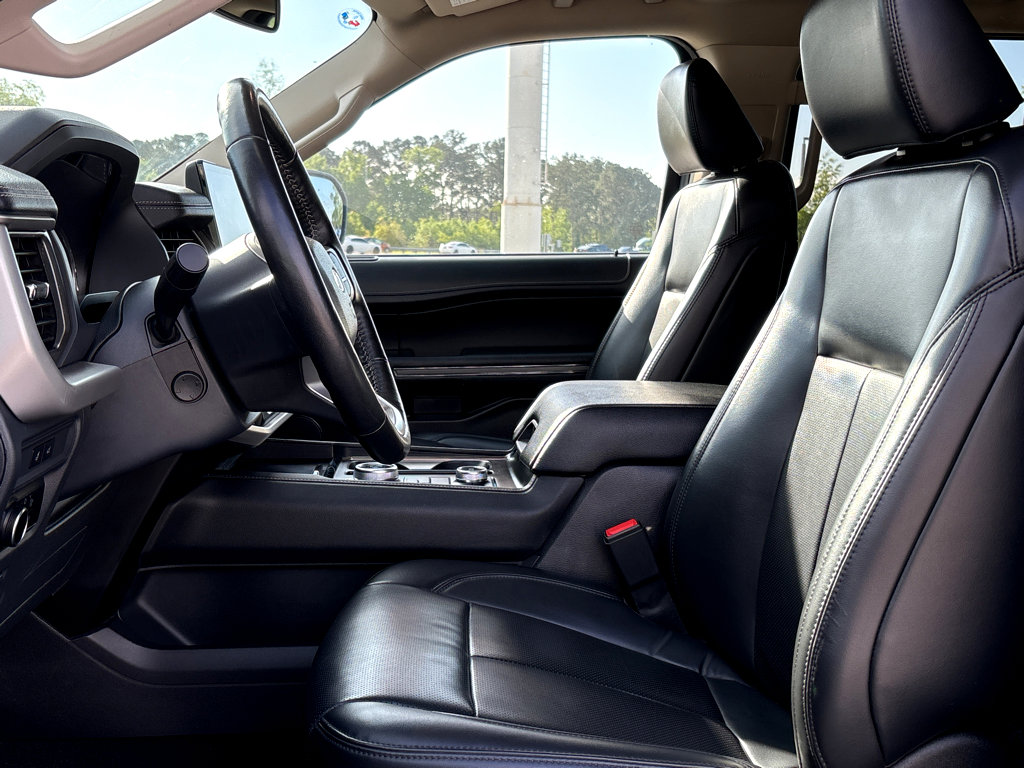 Used 2024 Ford Expedition XLT image 16