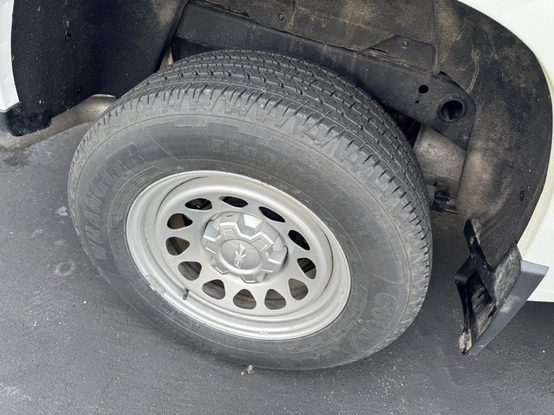 Used 2023 Chevrolet Colorado W/T image 4