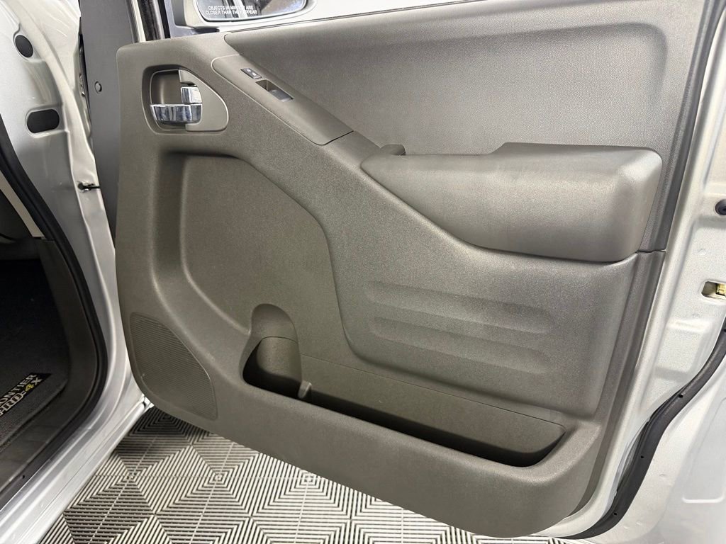 Used 2018 Nissan Frontier PRO-4X AWD/4WD image 37