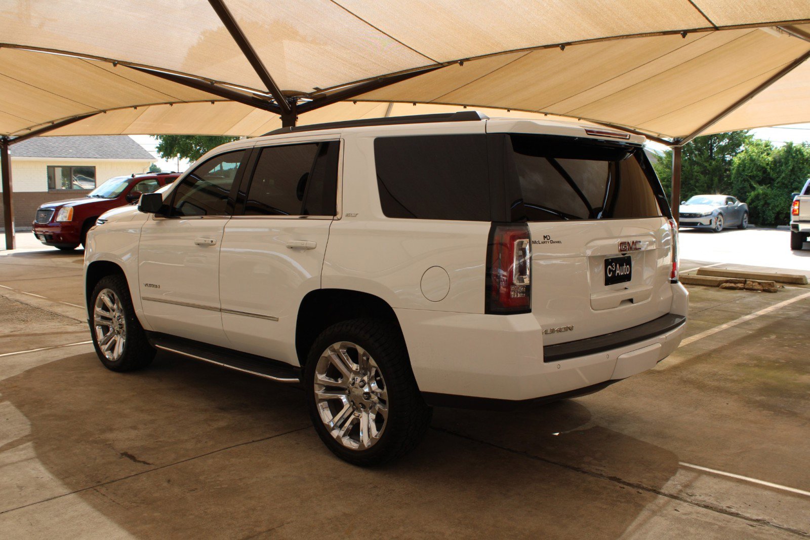 Used 2018 GMC Yukon SLT w/ Premium Edition image 6