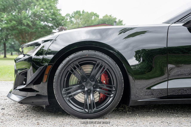 Used 2019 Chevrolet Camaro ZL1 RWD image 4