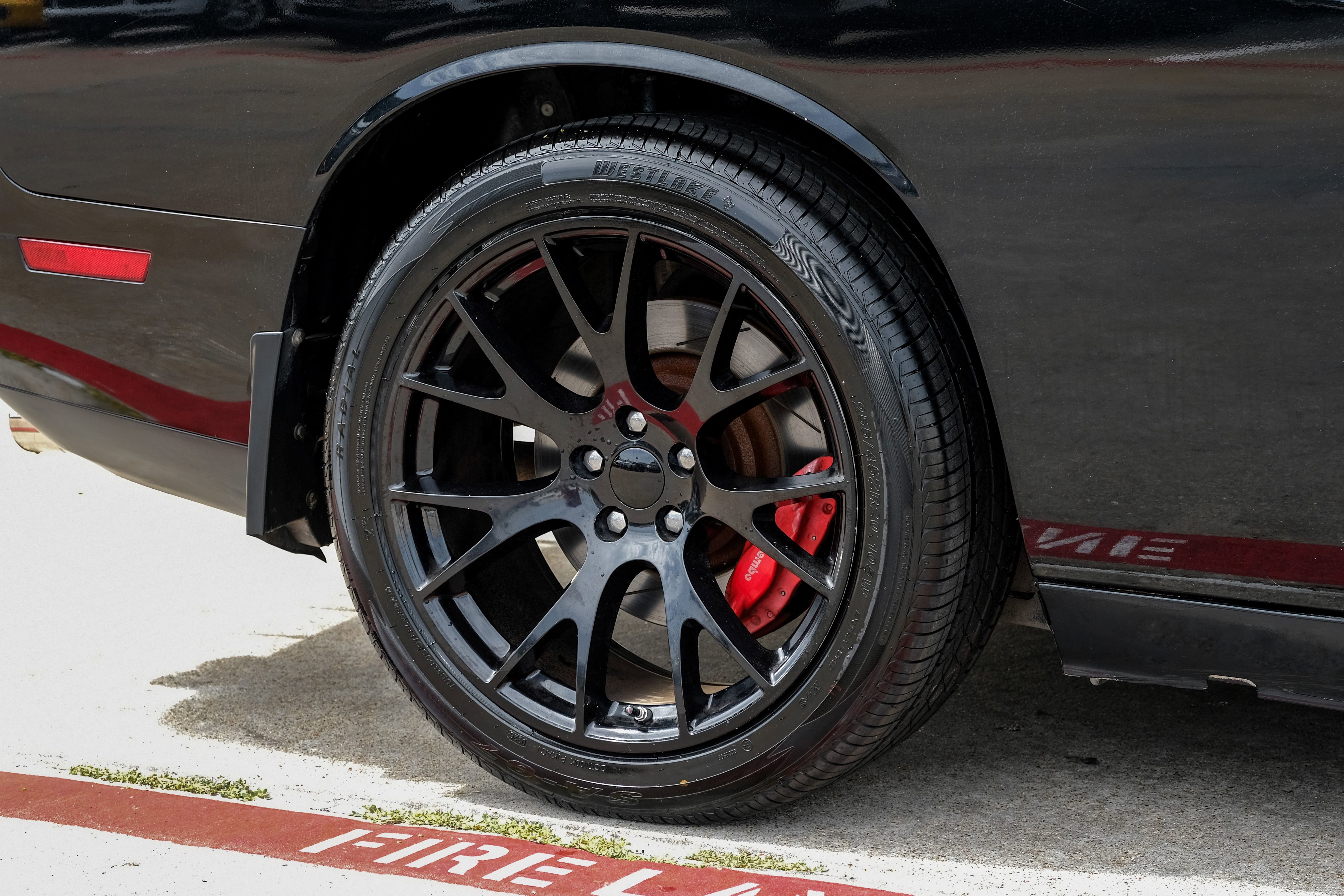 Used 2012 Dodge Challenger SRT8 RWD image 33