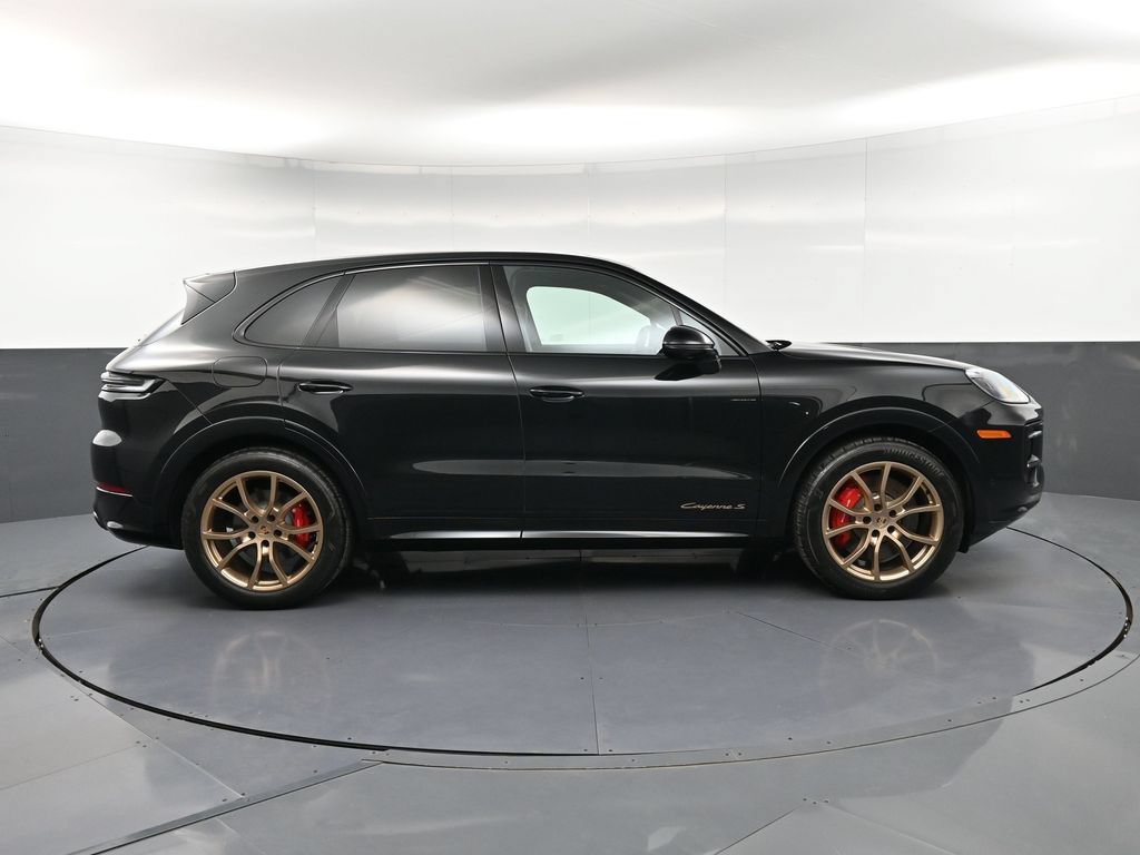 Certified 2025 Porsche Cayenne S AWD/4WD image 9