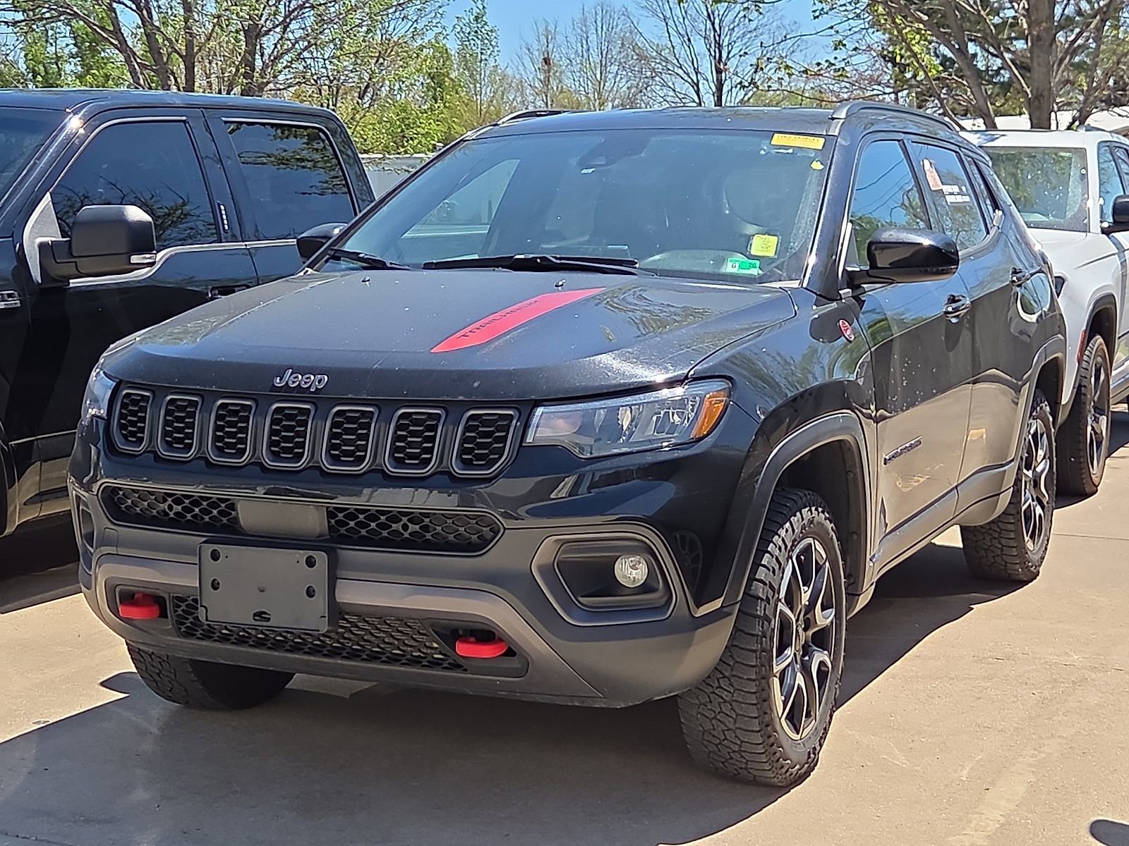 Used 2024 Jeep Compass Trailhawk image 2