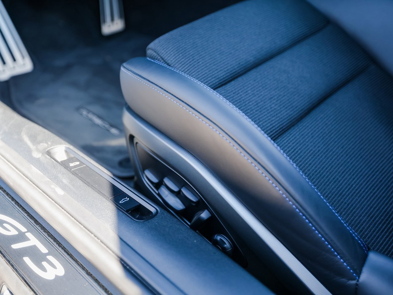 Certified 2022 Porsche 911 GT3 image 14