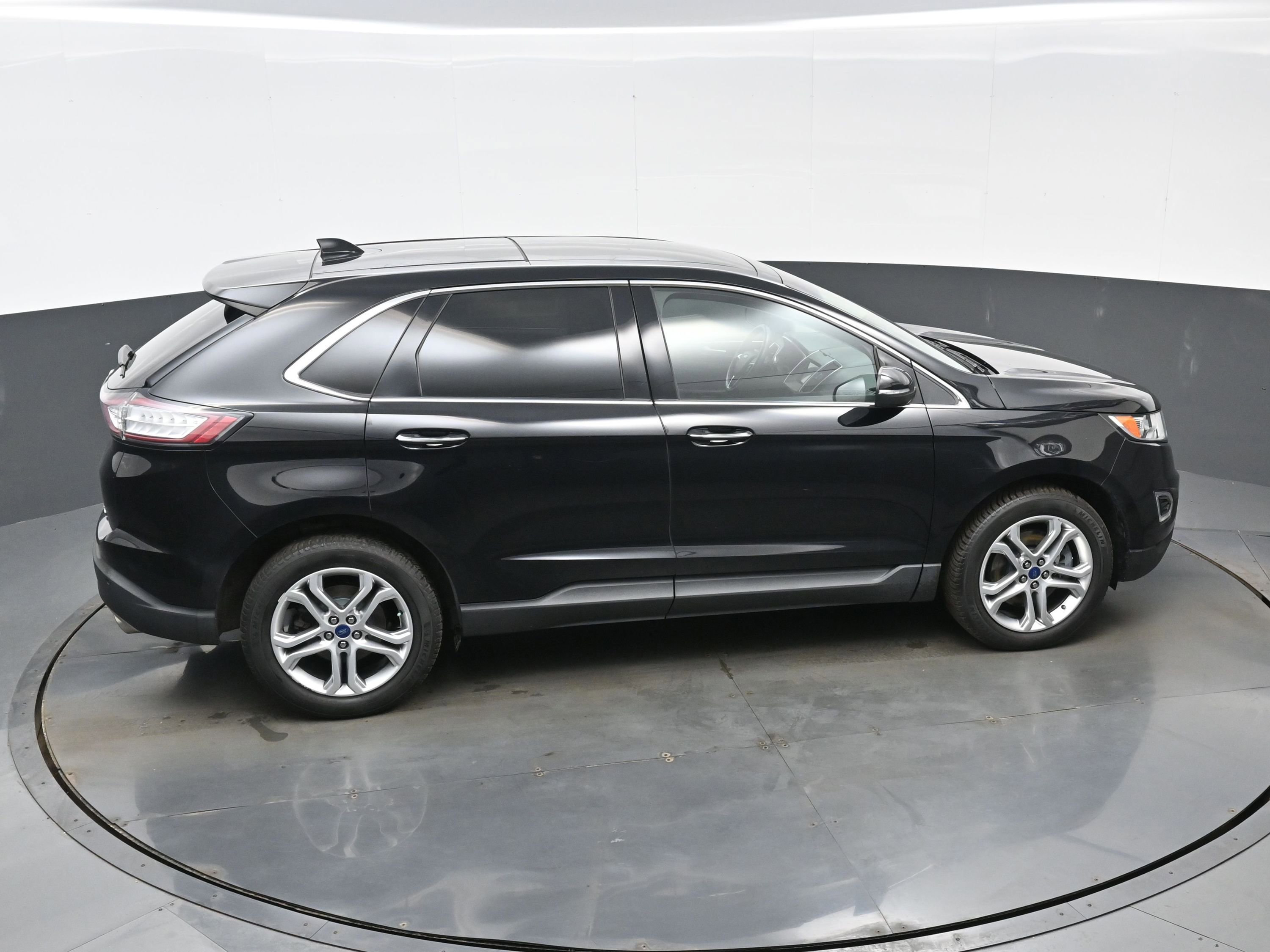 Used 2017 Ford Edge Titanium w/ Canadian Touring Package AWD/4WD image 40