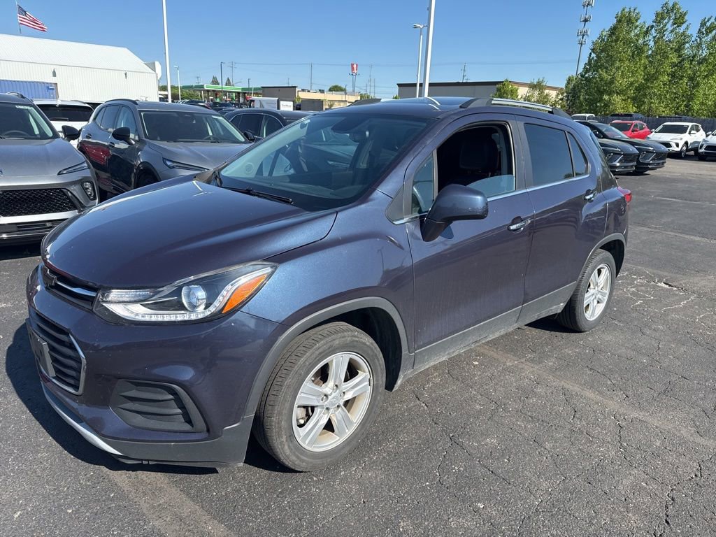 Used 2018 Chevrolet Trax LT w/ Sun & Sound Package FWD image 5