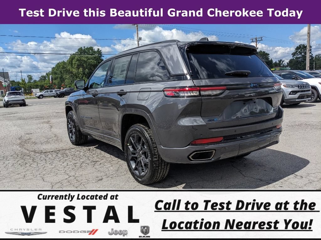 New 2023 Jeep Grand Cherokee 30th Anniversary AWD/4WD image 9