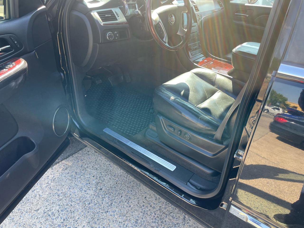 Used 2009 Cadillac Escalade EXT AWD/4WD image 22