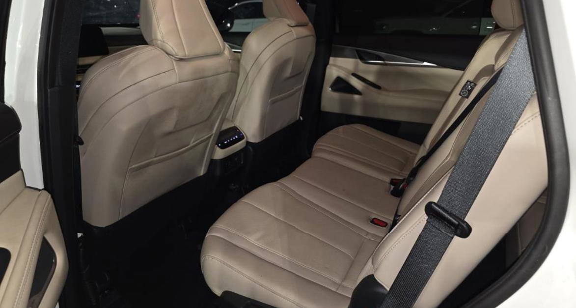 Certified 2023 INFINITI QX60 Luxe w/ Performance Audio Package image 14