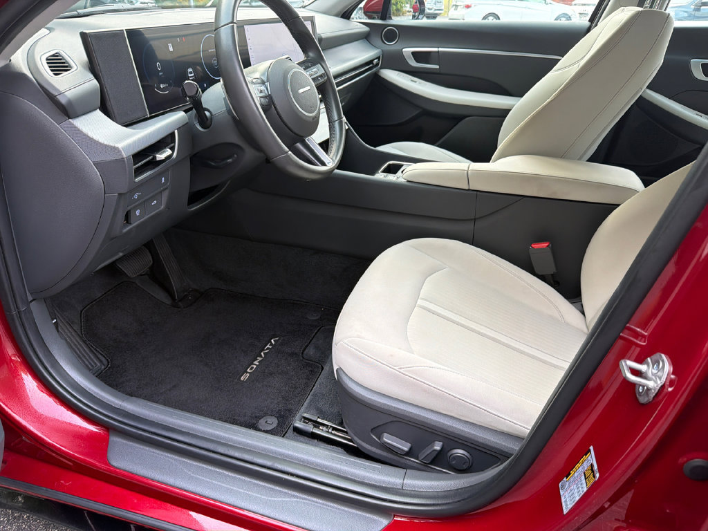 Used 2025 Hyundai Sonata SEL FWD image 9