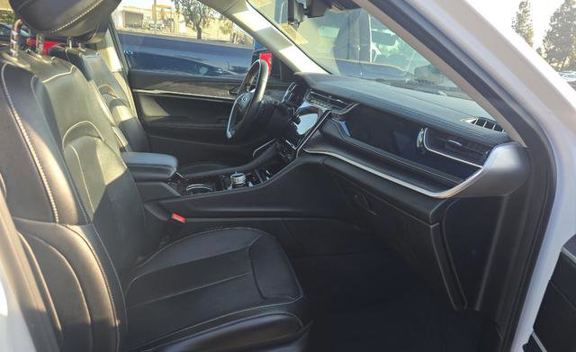 Used 2022 Jeep Grand Cherokee Limited 4xe w/ Luxury Tech Group II image 6