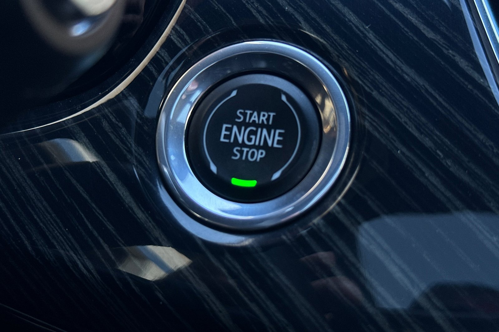 Used 2024 Cadillac XT6 Premium Luxury image 32