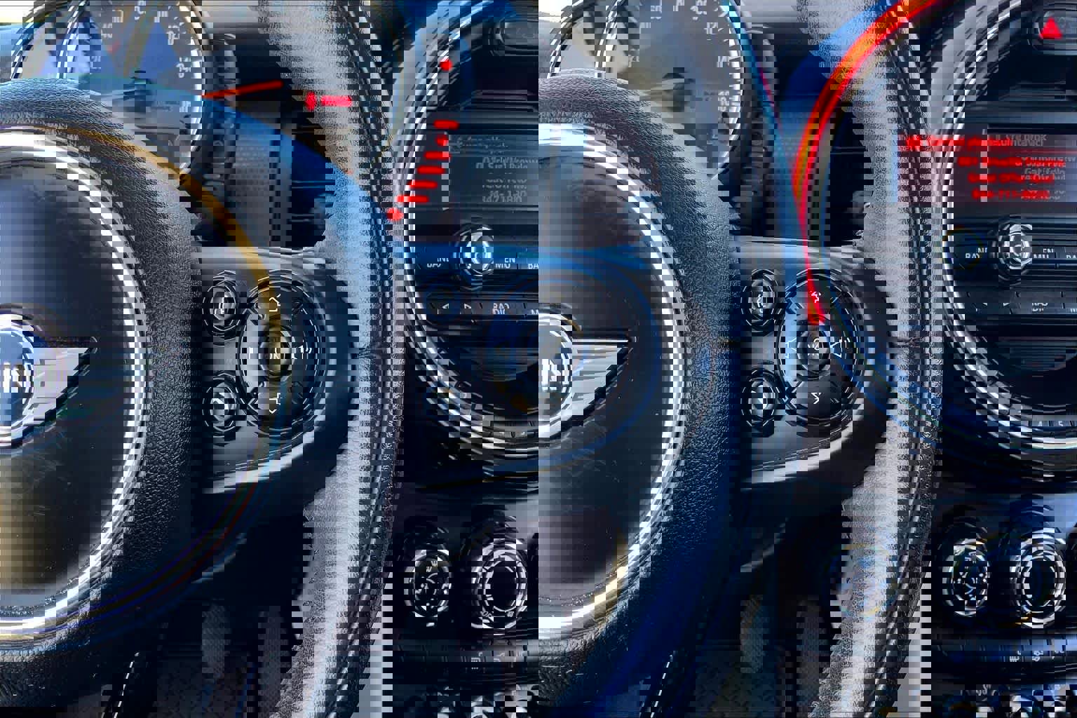 Used 2014 MINI Cooper 2-Door Hardtop image 24