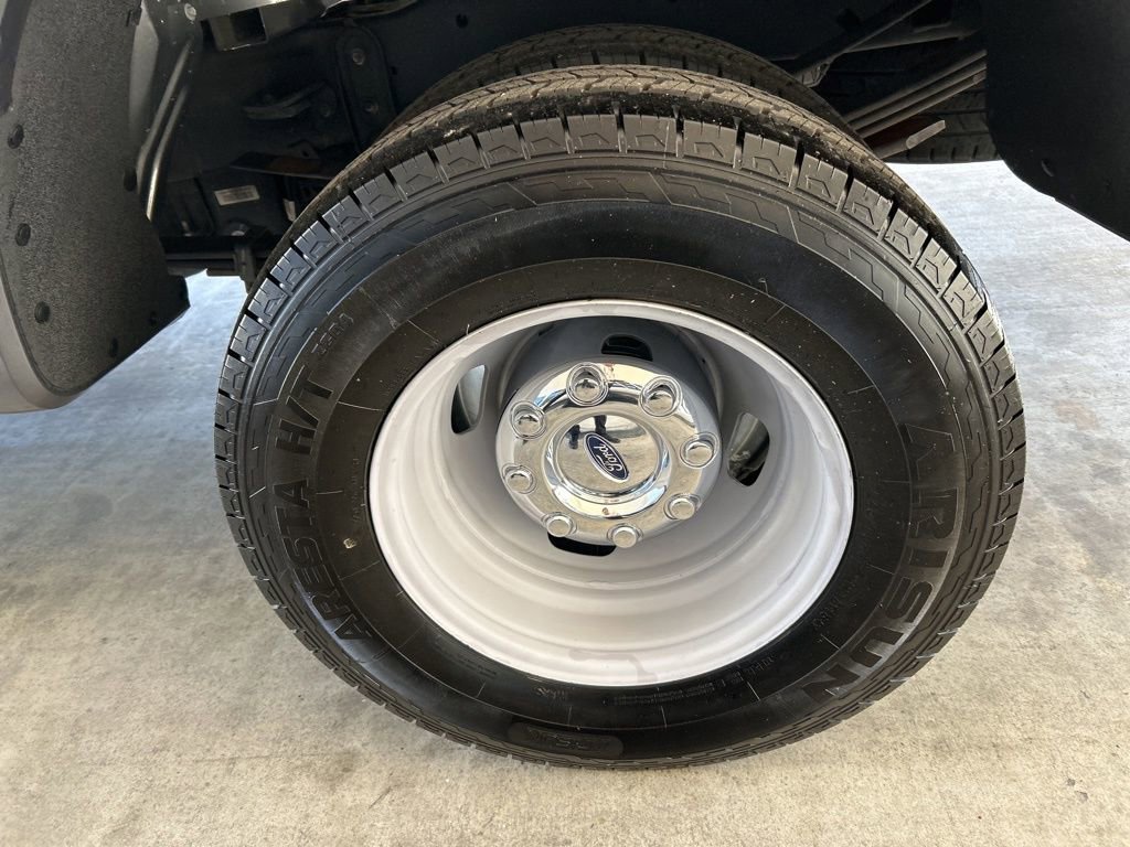 Used 2024 Ford F350 XLT w/ Camper Package image 19