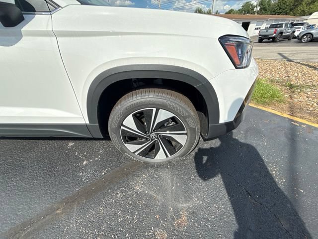 New 2026 Volkswagen Taos SE AWD/4WD image 12