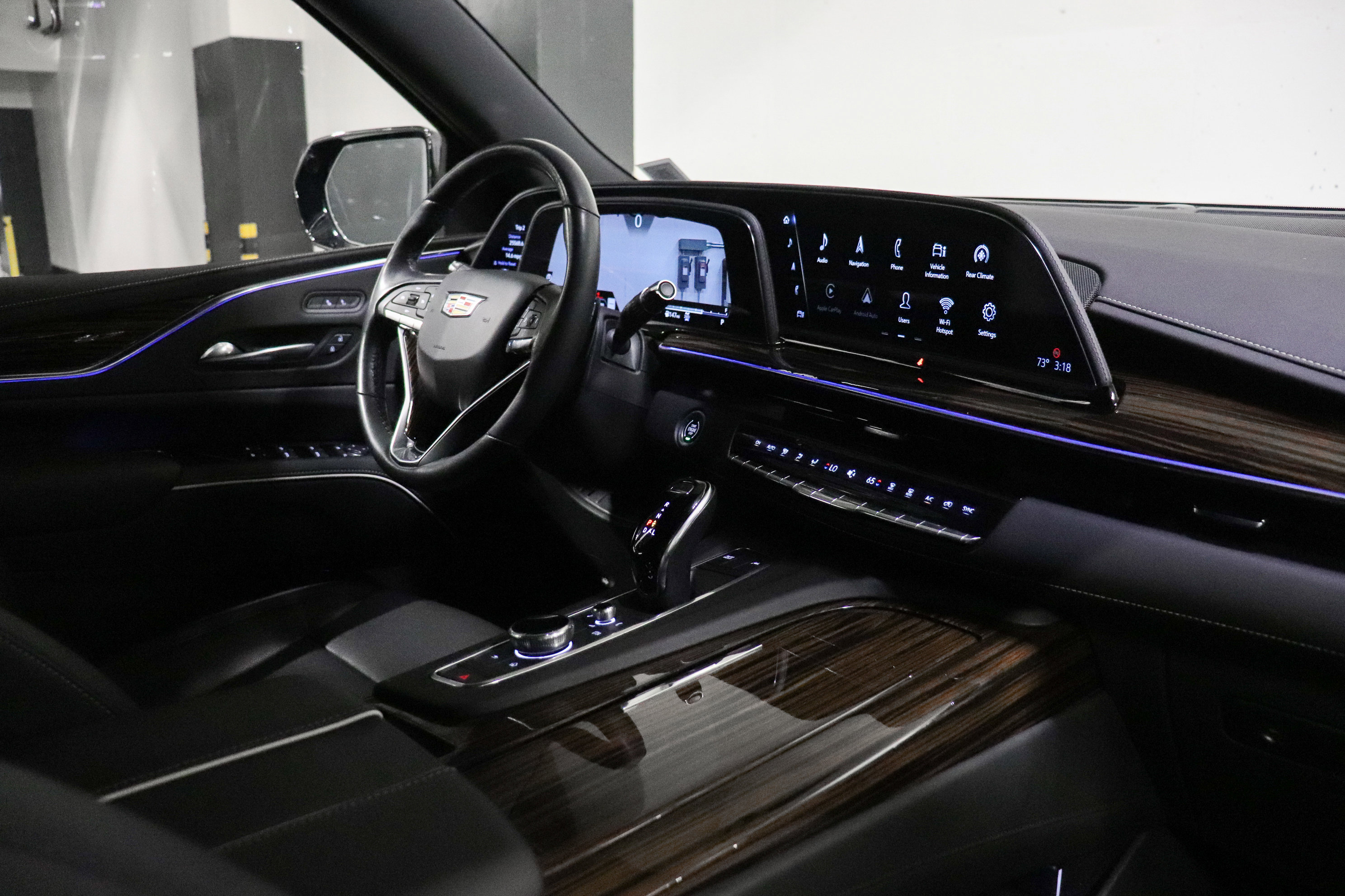 Certified 2022 Cadillac Escalade ESV Luxury AWD/4WD image 28