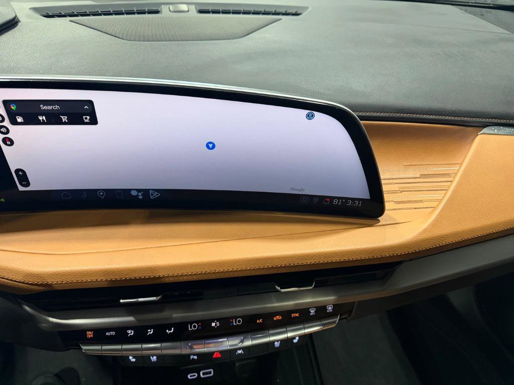 Used 2024 Cadillac XT4 Premium Luxury w/ Technology Package image 9