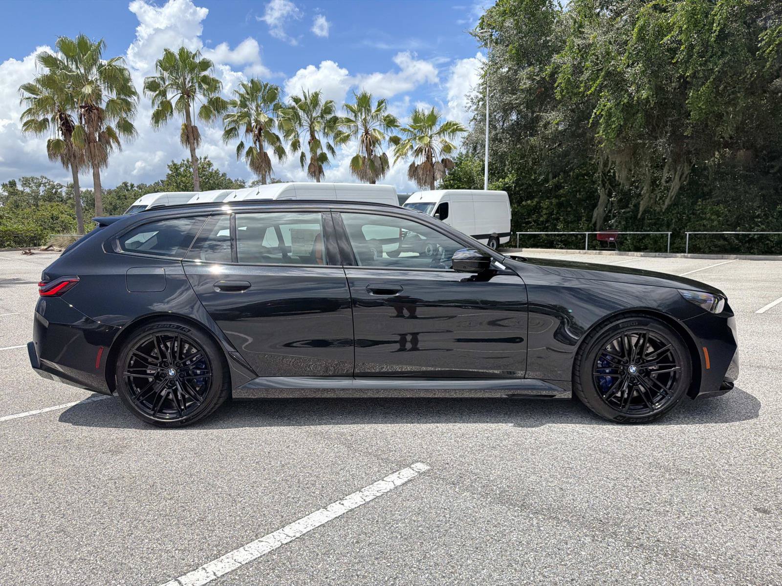 New 2027 BMW M5 Touring AWD/4WD image 3