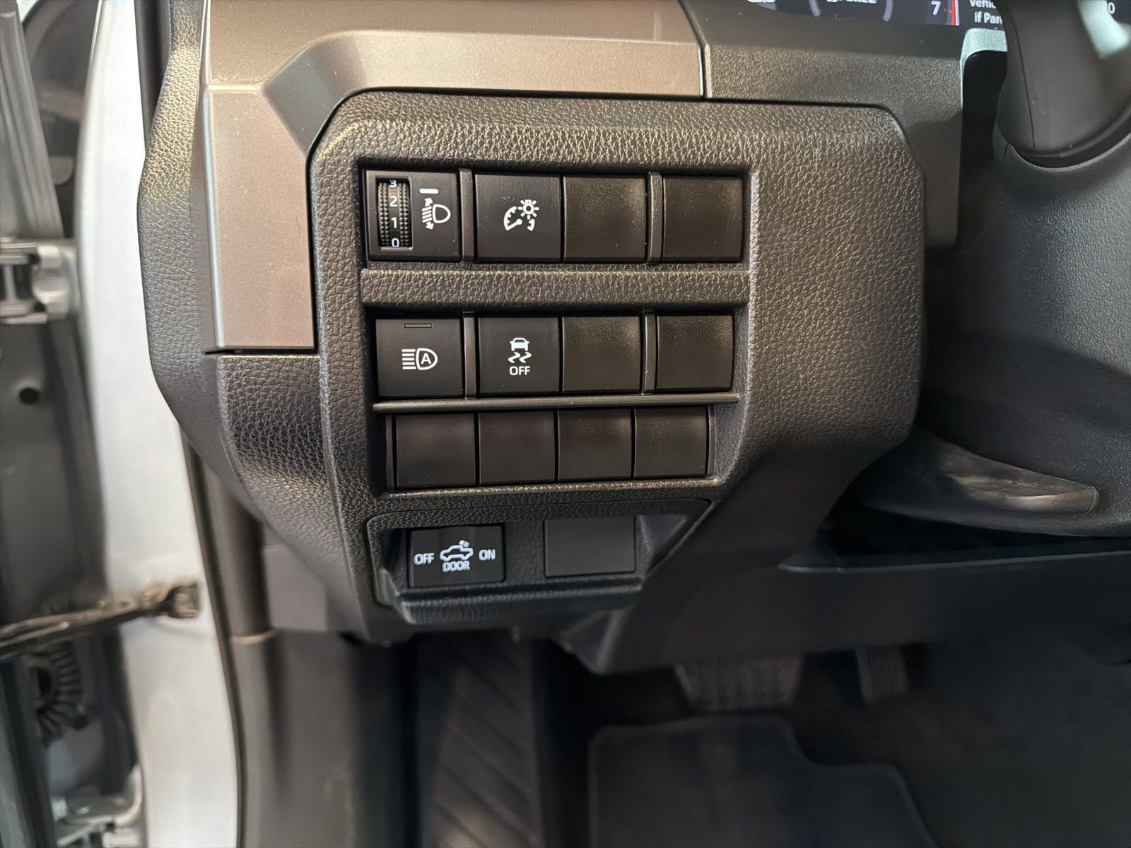 Used 2025 Toyota Tacoma TRD Off-Road image 15