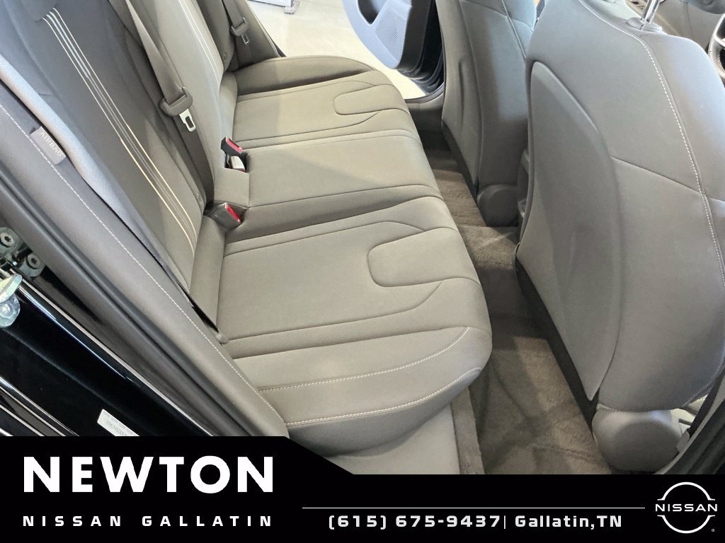 Used 2025 Hyundai Elantra Sport FWD image 15