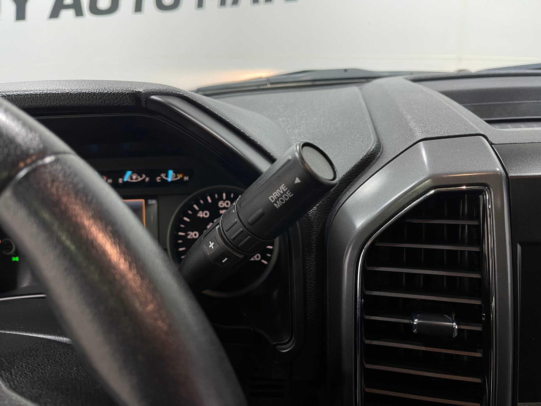 Used 2020 Ford F150 XLT w/ Equipment Group 302A Luxury AWD/4WD image 29